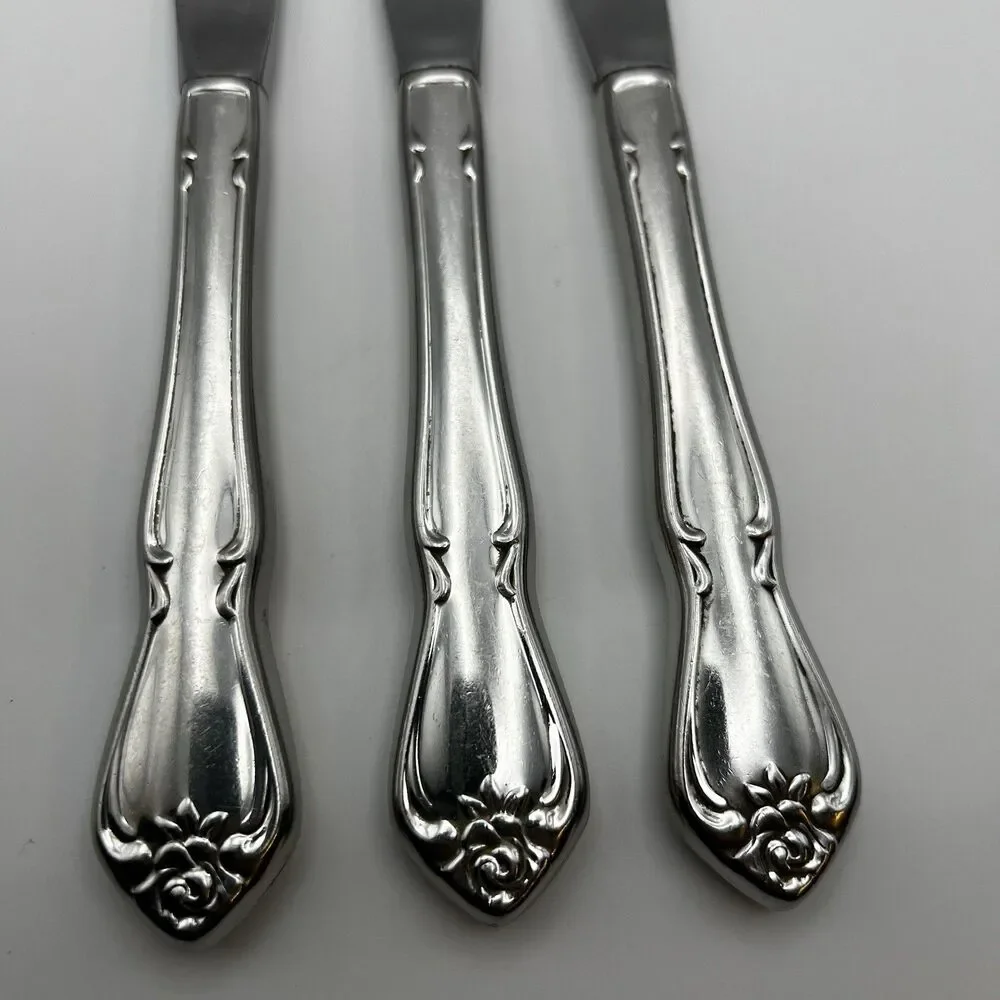 1881 Rogers Oneida True Rose Arbor Rose Dinner Knives Stainless Flatware Set 3